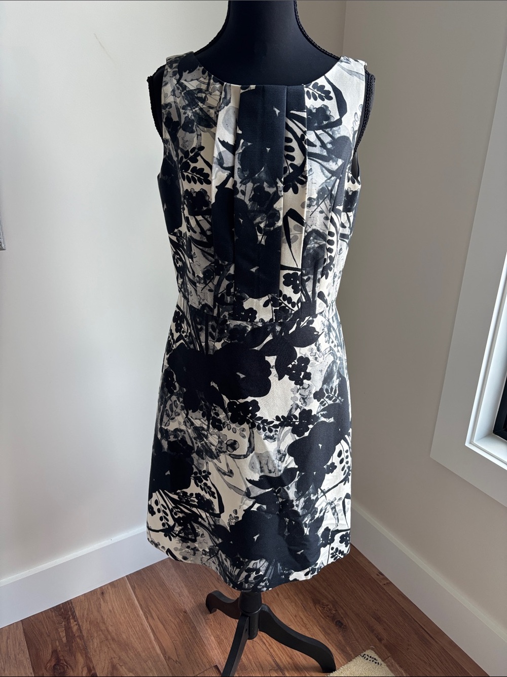 Ann Taylor Black and White Floral Pleated Sheath Dress